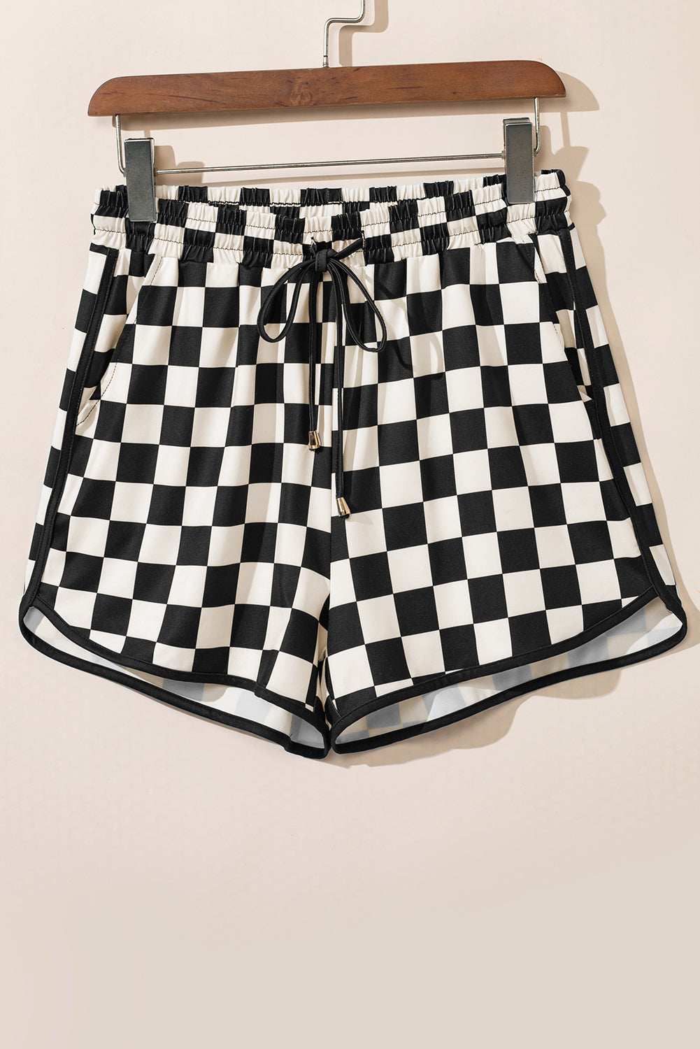 Black Checkered Drawstring Elastic Waist Casual Shorts.